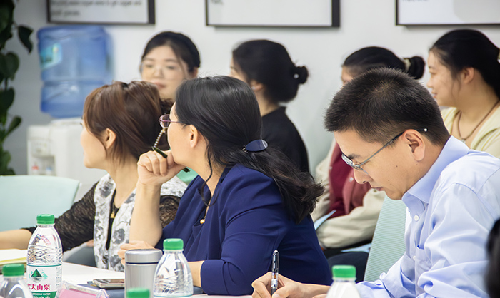 河南理工大學(xué)外語(yǔ)學(xué)院師生走進(jìn)東盈交流